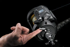 Daiwa Tanacom 1200 Power Assist Electric Dendoh Reel -Fishing Products Store Tanacom1200 free spool lever